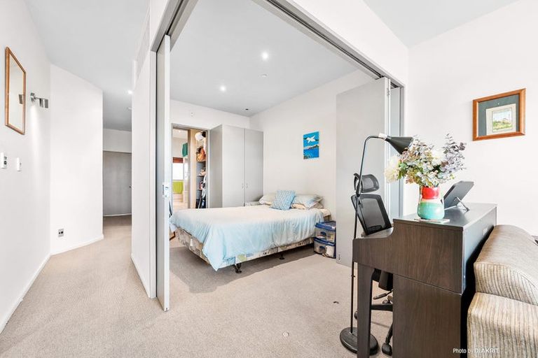 Photo of property in Stadium Garden Flats, 313/107 Thorndon Quay, Pipitea, Wellington, 6011