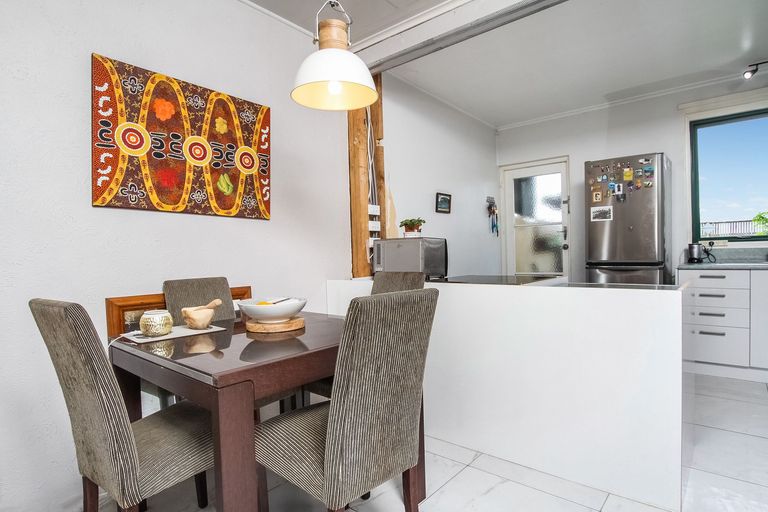 Photo of property in 1/153a Te Atatu Road, Te Atatu South, Auckland, 0610