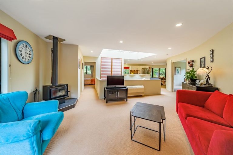 Photo of property in 55 Chatsworth Road, Silverstream, Upper Hutt, 5019
