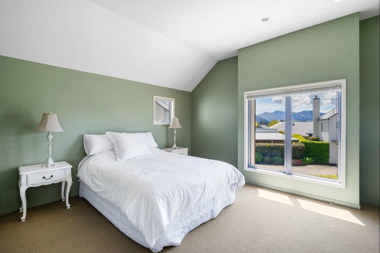 Photo of property in 7 Meadowbrook Place, Wanaka, 9305