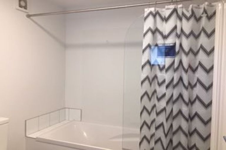 Photo of property in 65 York Street, Picton, 7220