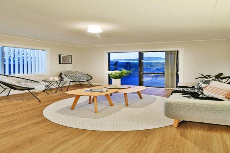 Photo of property in 1/15 Secretariat Place, Randwick Park, Auckland, 2105