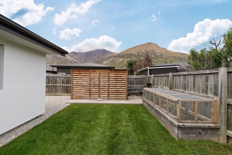 Photo of property in 22 Lochnagar Drive, Lake Hayes, Queenstown, 9304