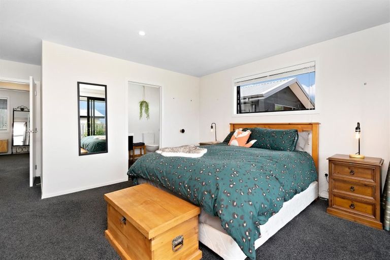 Photo of property in 11 Centre Crescent, Wanaka, 9305