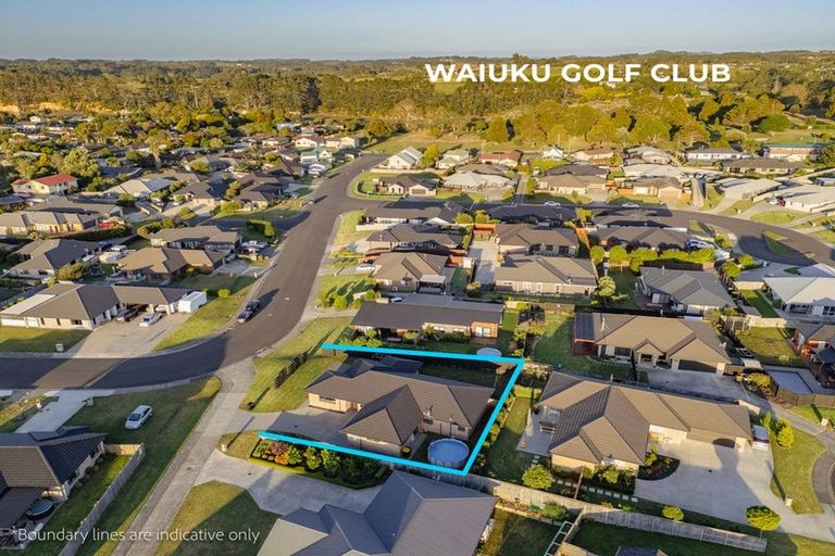 Photo of property in 50 Harbour Crest Drive, Waiuku, 2123