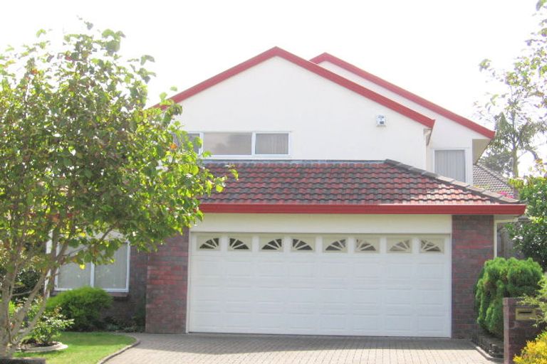 Photo of property in 2 Taroka Close, Pinehill, Auckland, 0632