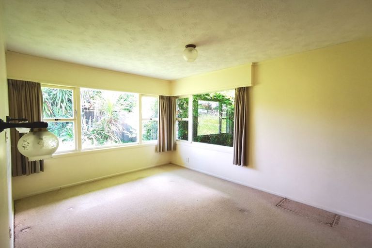 Photo of property in 1 Sealy Road, Torbay, Auckland, 0630