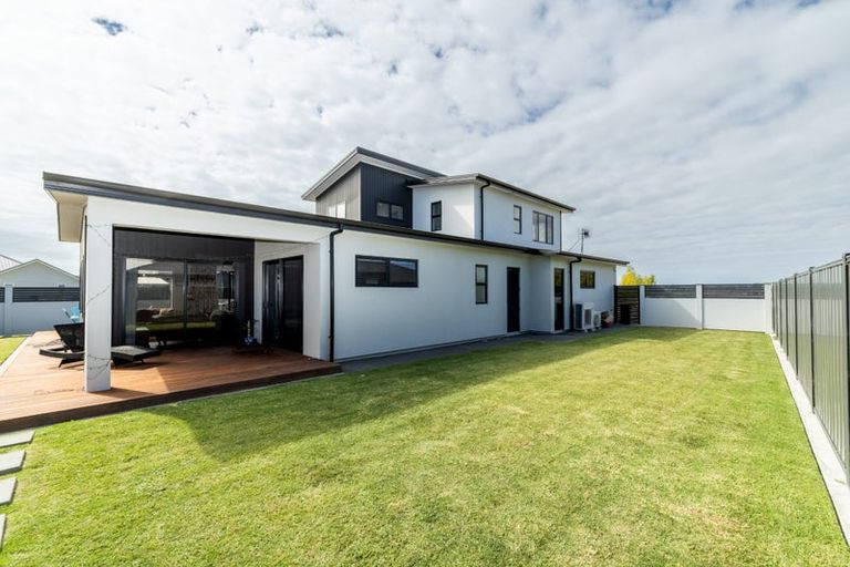 Photo of property in 24 Aspiring Drive, Poraiti, Napier, 4112