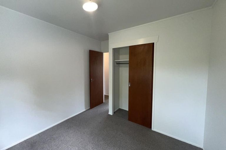 Photo of property in 2/1 Dakota Avenue, Beach Haven, Auckland, 0626