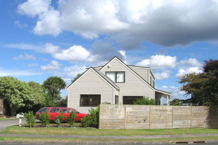 Photo of property in 139 West Harbour Drive, West Harbour, Auckland, 0618