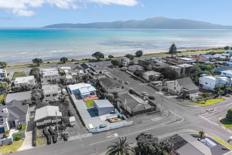 Photo of property in 116 Seaview Road, Paraparaumu Beach, Paraparaumu, 5032