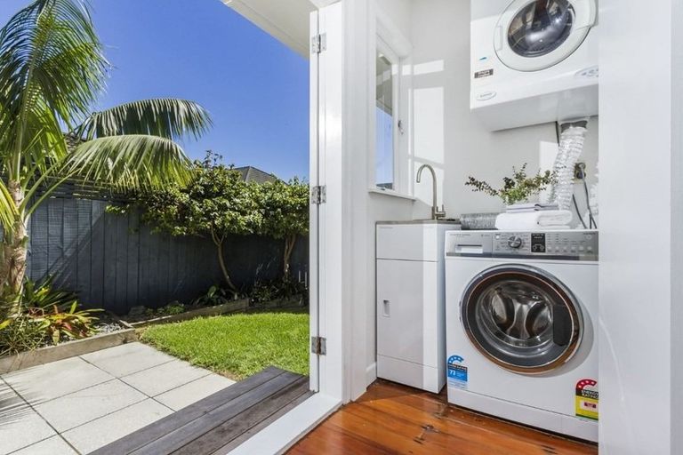 Photo of property in 10 Spencer Terrace, Hauraki, Auckland, 0622