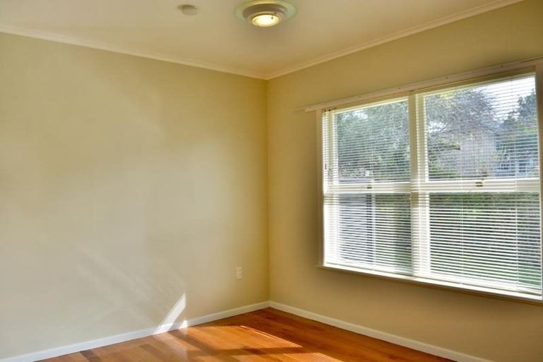 Photo of property in 2/156 Hinemoa Street, Birkenhead, Auckland, 0626