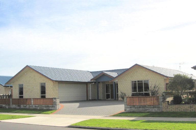 Photo of property in 26 Wentworth Drive, Rototuna North, Hamilton, 3210