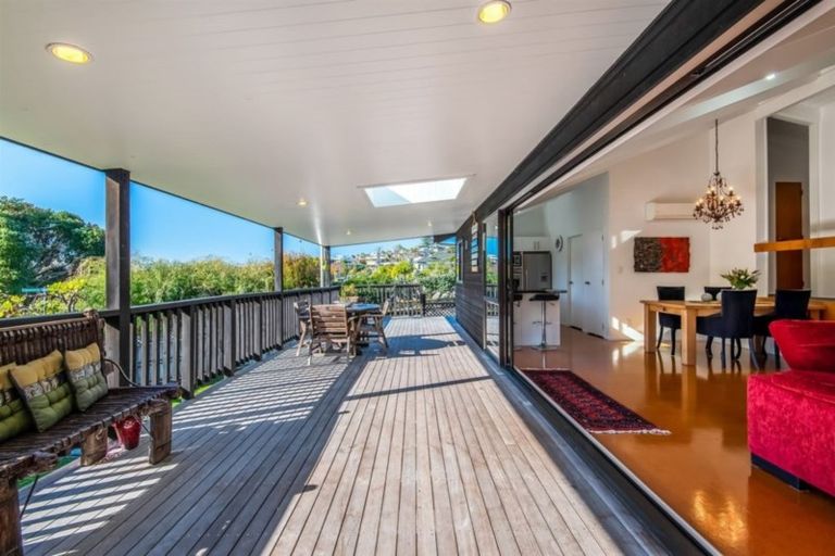 Photo of property in 1/1 Mayfair Crescent, Mairangi Bay, Auckland, 0630