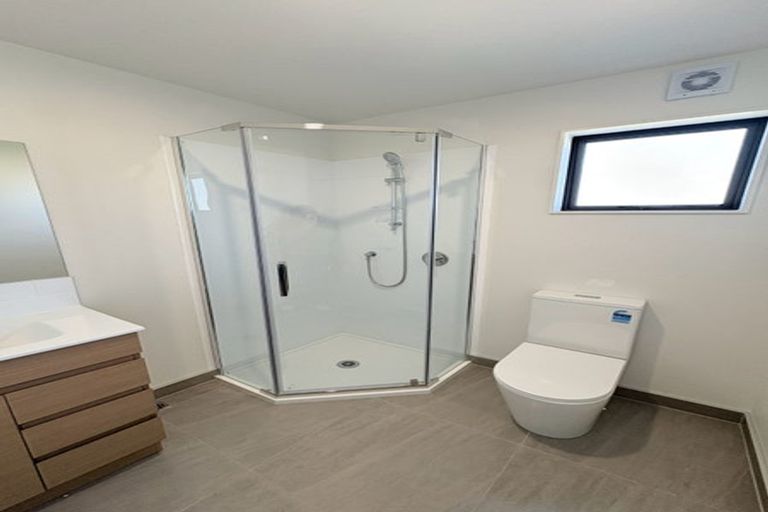 Photo of property in 27c Te Atatu Road, Te Atatu South, Auckland, 0610