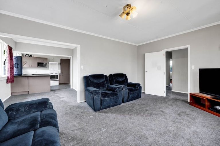 Photo of property in 61 Collins Street, Hawera, 4610