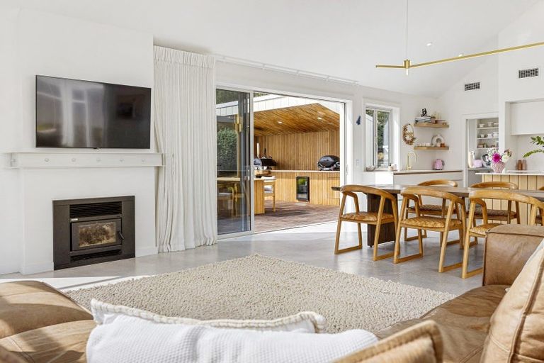 Photo of property in 13 Lochinvar Lane, Acacia Bay, Taupo, 3385