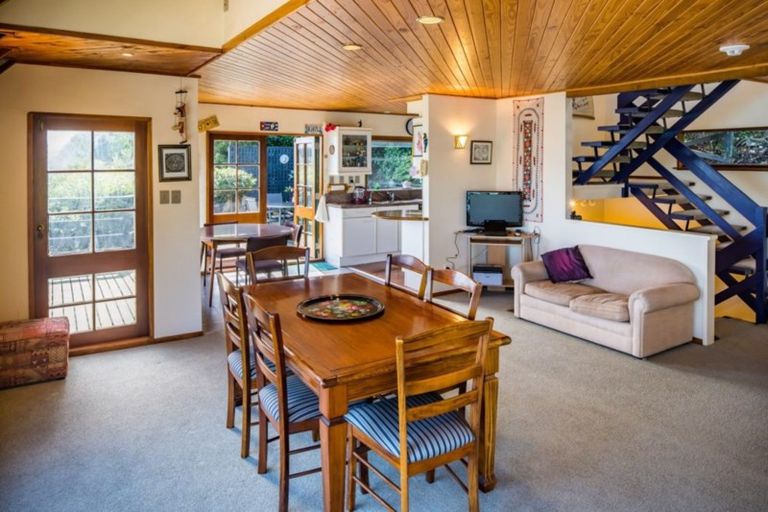 Photo of property in 415 Marine Drive, Mahina Bay, Lower Hutt, 5013