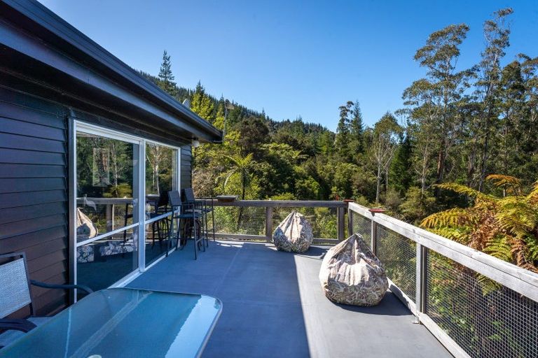 Photo of property in 7102 Kenepuru Road, Raetihi, Picton, 7282