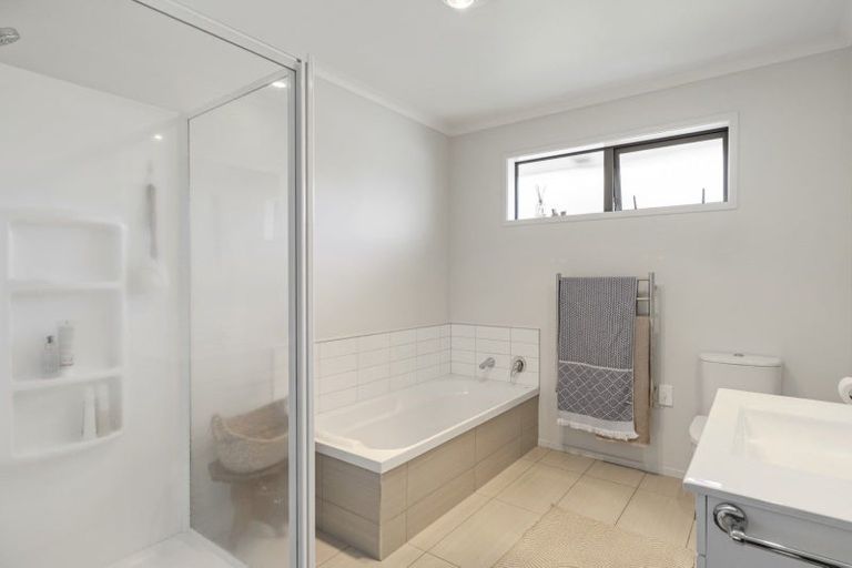 Photo of property in 5 Caldera Crescent, Pyes Pa, Tauranga, 3112