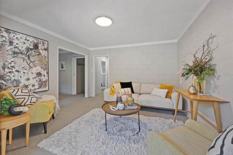 Photo of property in 11 Micawber Place, Mellons Bay, Auckland, 2014