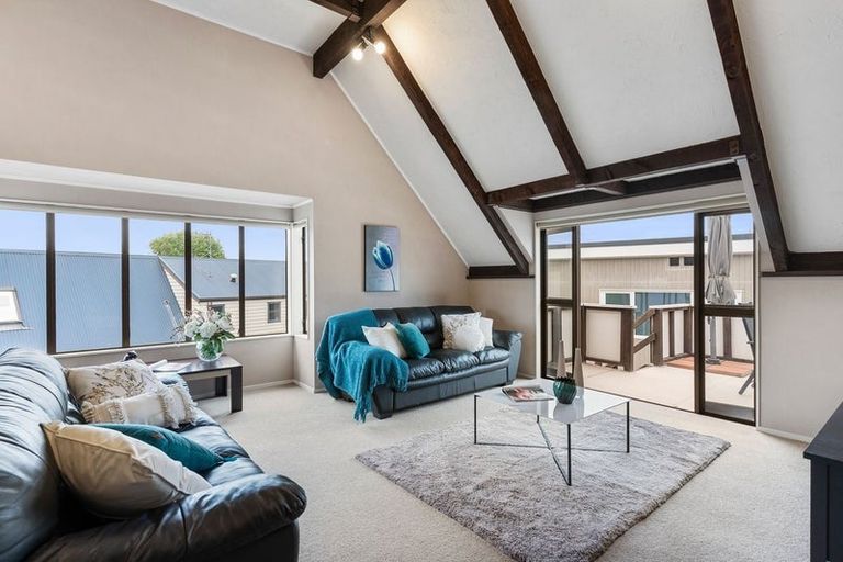 Photo of property in 1 Adonis Place, Half Moon Bay, Auckland, 2012