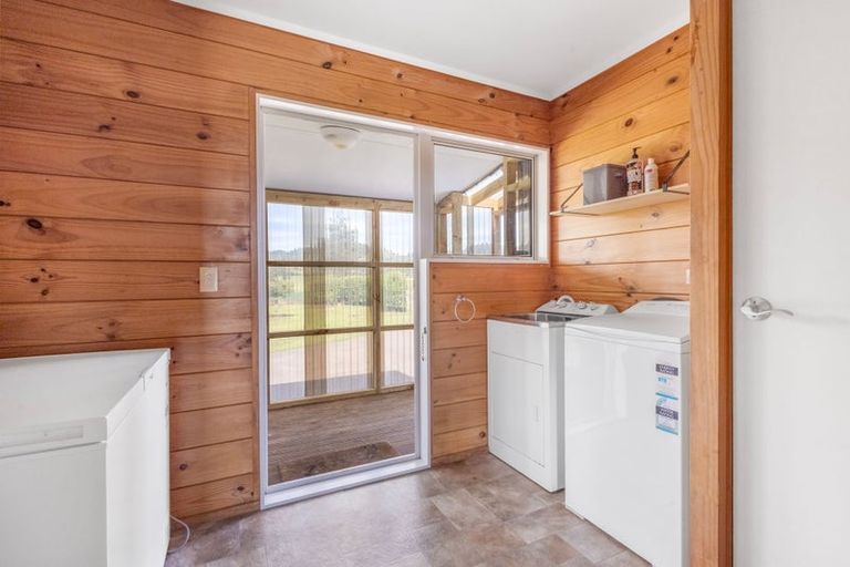 Photo of property in 957 Pukearuhe Road, Waiiti, Urenui, 4377