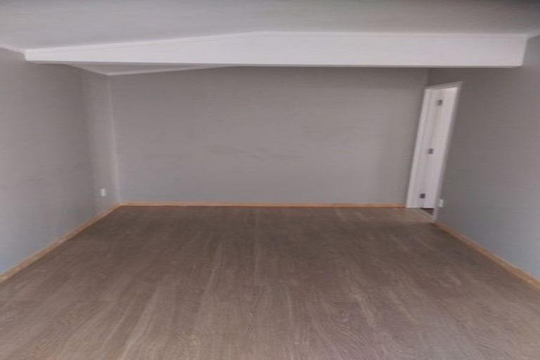 Photo of property in 8 De Quincey Terrace, Highland Park, Auckland, 2010