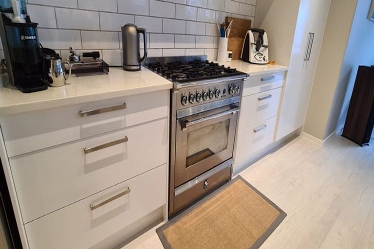 Photo of property in 2 Kotuku Lane, Hobsonville, Auckland, 0616