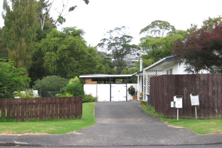 Photo of property in 2/16 Wattle Road, Sunnyvale, Auckland, 0612