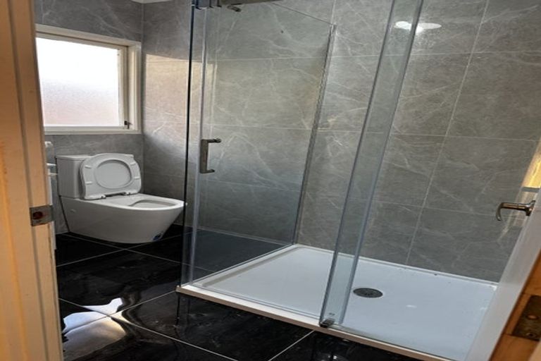 Photo of property in 56 Everglade Drive, Goodwood Heights, Auckland, 2105