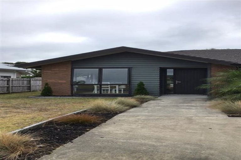 Photo of property in 3 Miami Place, One Tree Point, 0118