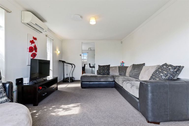 Photo of property in 2/468a Greers Road, Bishopdale, Christchurch, 8053