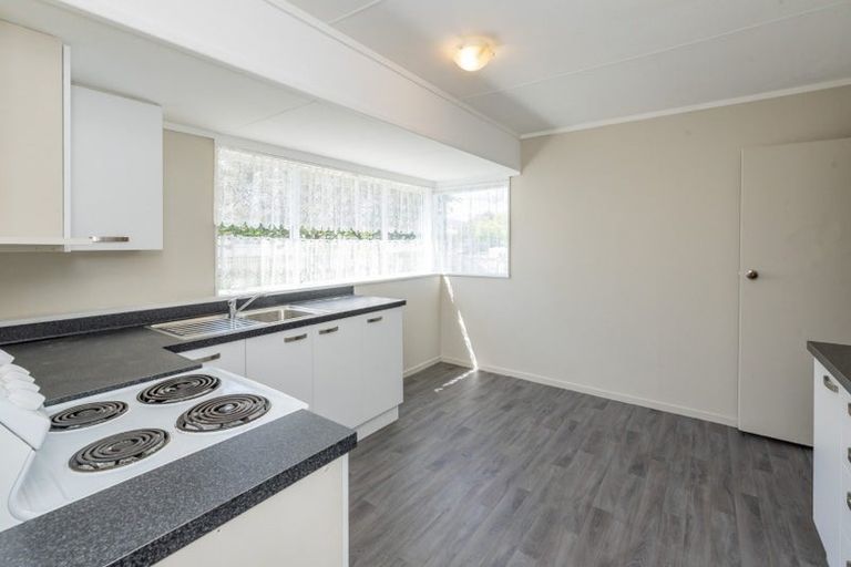 Photo of property in 2 Waimarie Park, Levin, 5510
