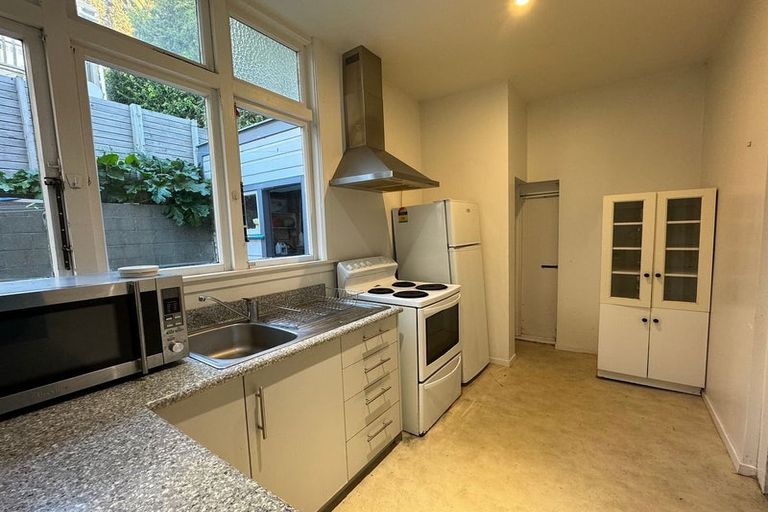 Photo of property in 4 Levy Street, Mount Victoria, Wellington, 6011