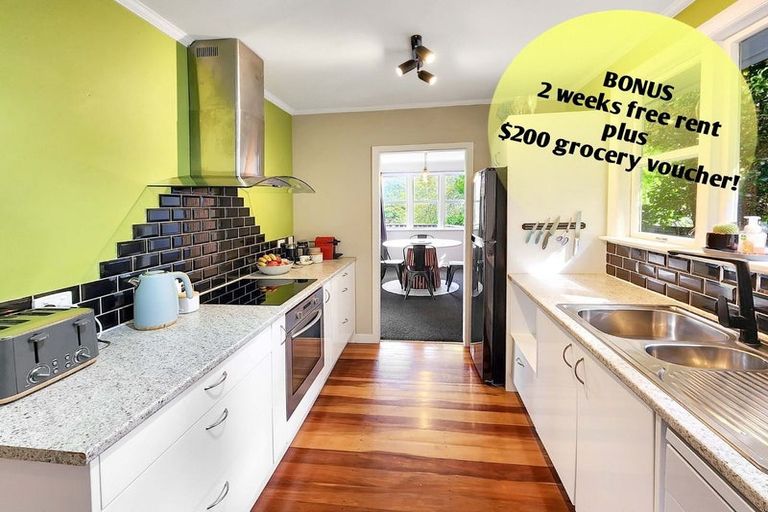 Photo of property in 16 Manor Drive, Stokes Valley, Lower Hutt, 5019