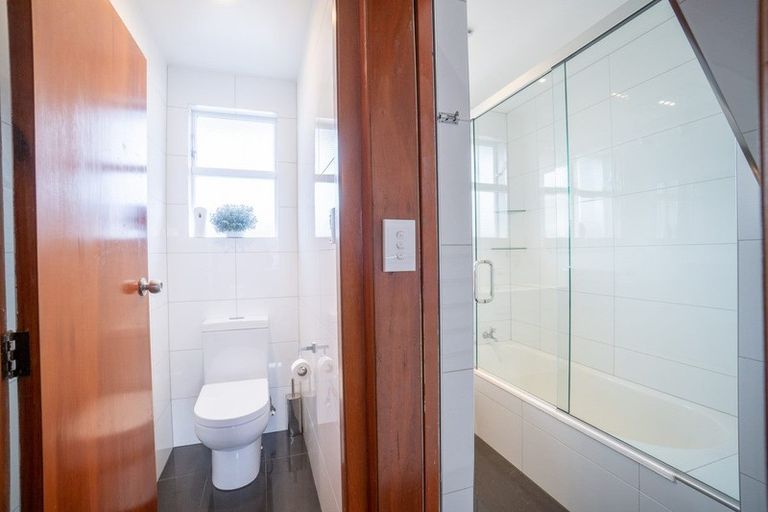 Photo of property in 3 Ayr Place, Hokowhitu, Palmerston North, 4410