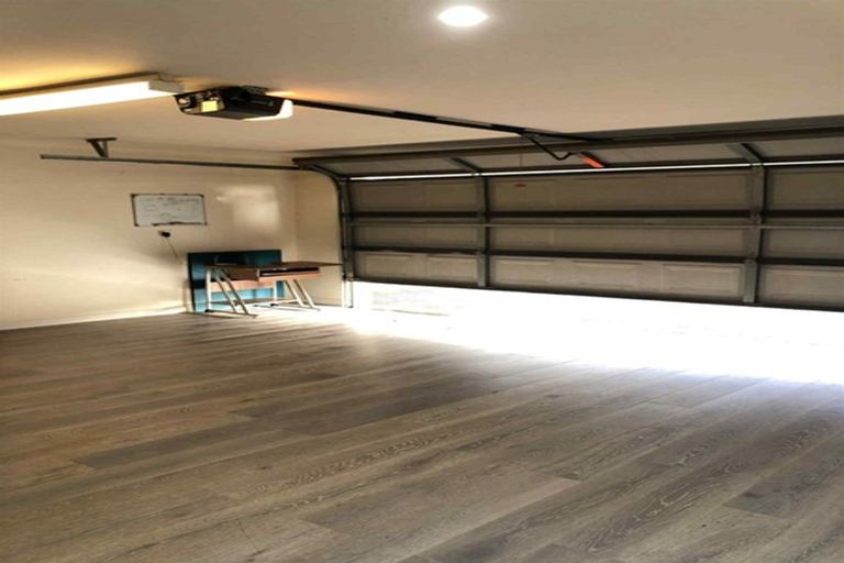 Photo of property in 13 Belcoo Crescent, East Tamaki, Auckland, 2013