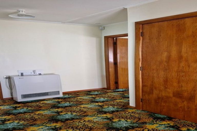 Photo of property in 52 Dover Road, Wainuiomata, Lower Hutt, 5014