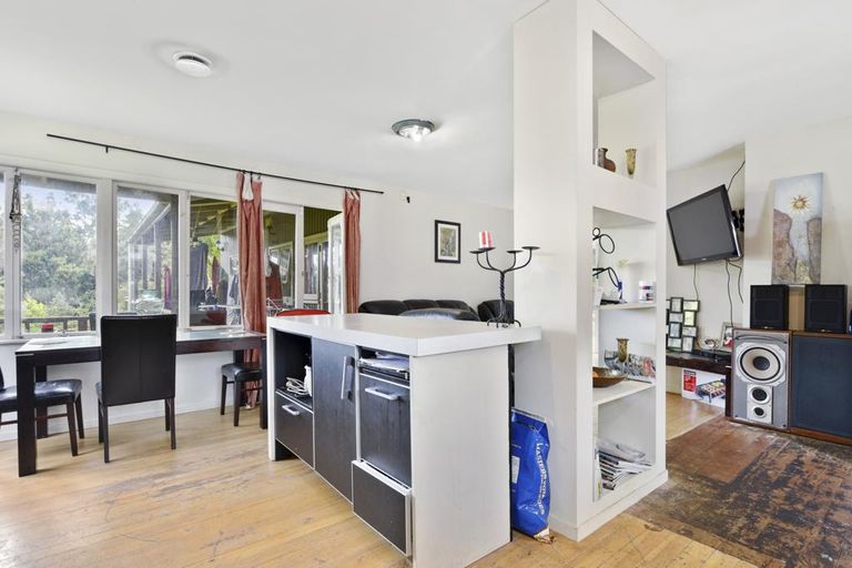 Photo of property in 65 Opanuku Road, Henderson Valley, Auckland, 0612