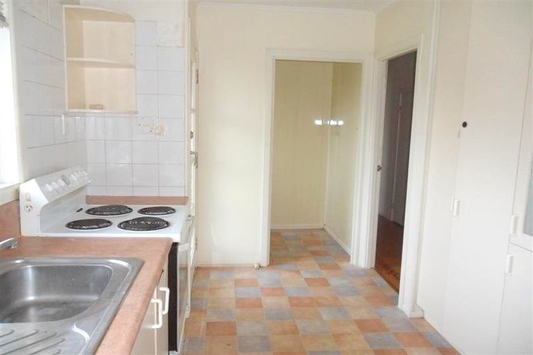 Photo of property in 10 Bedford Street, Te Atatu South, Auckland, 0610