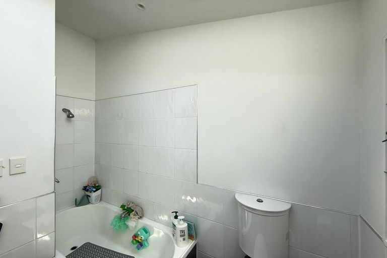 Photo of property in 14 Weston Road, St Albans, Christchurch, 8052
