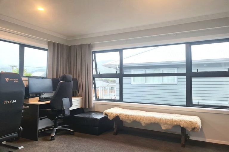 Photo of property in 1 Climie Way, Trentham, Upper Hutt, 5018