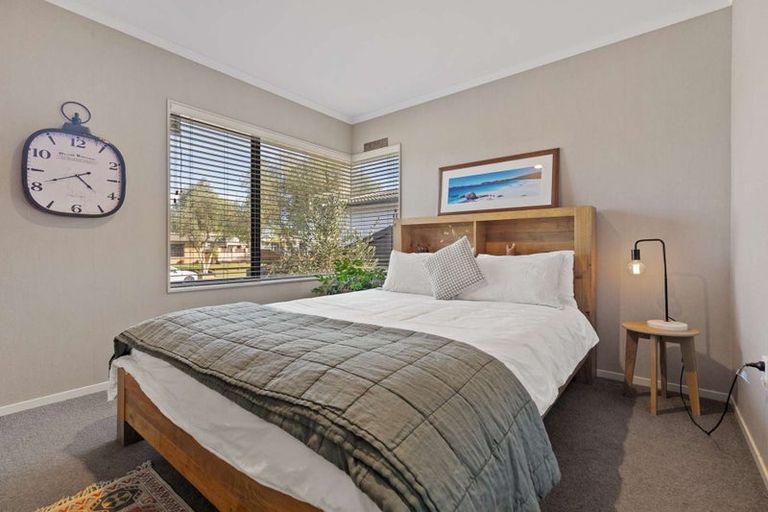 Photo of property in 11 Gibson Place, Papamoa Beach, Papamoa, 3118