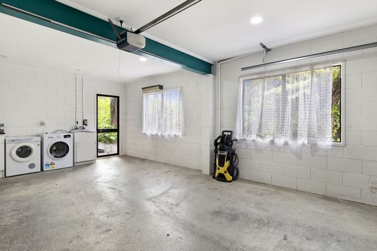 Photo of property in 1/9 Reynolds Place, Torbay, Auckland, 0630