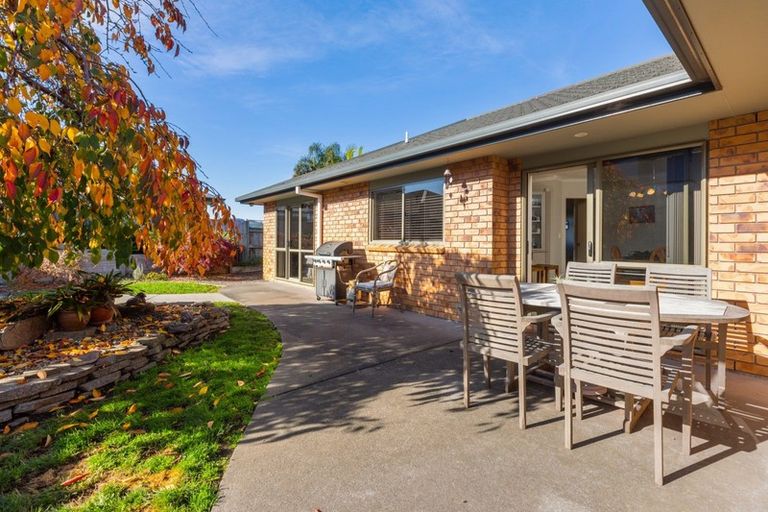 Photo of property in 12 Whitby Place, Welcome Bay, Tauranga, 3112