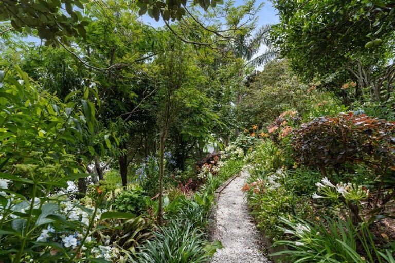 Photo of property in 114 Te Pamahue Drive, Whangamata, 3620