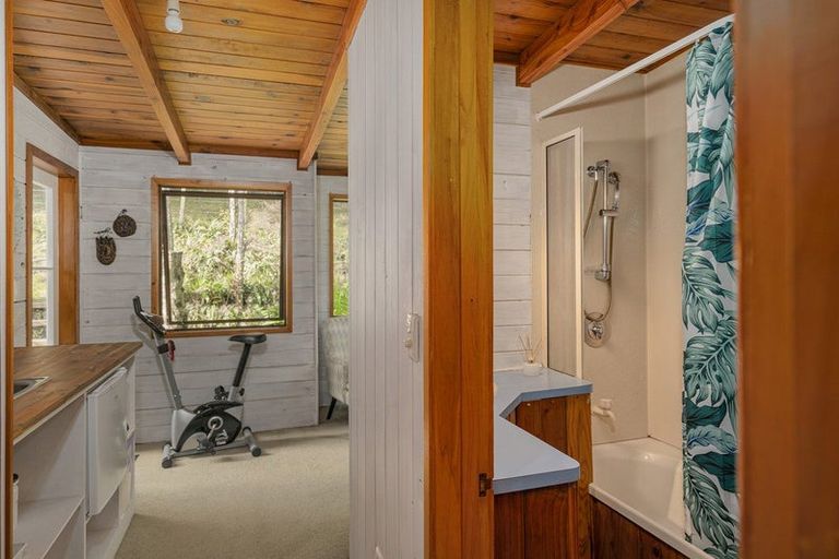 Photo of property in 5b Pohutukawa Grove, Whitianga, 3510