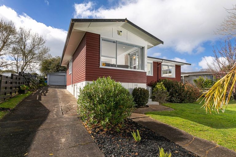 Photo of property in 36 Chilcott Road, Henderson, Auckland, 0612
